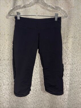 Lululemon Run Capri Leggings Black, ruffle detail, Size 6, no tags